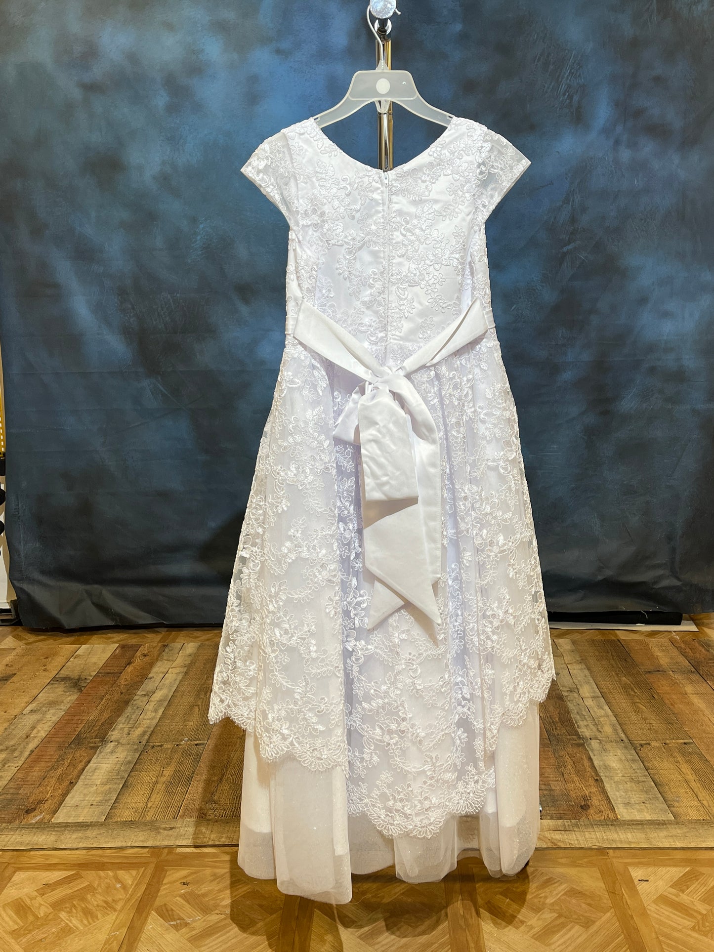 JK4177 Short sleeve white dress with multilayer fabric