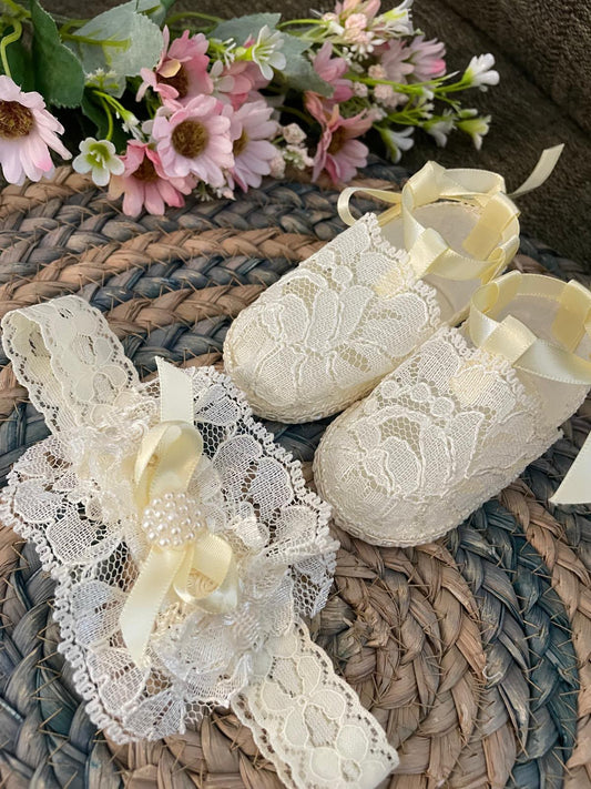 Handmade Lace Baby Sandals with Bow | Canastilla Ideal Kids